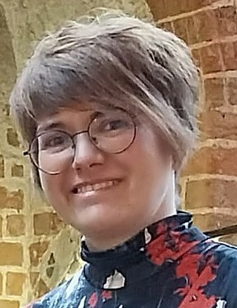 Porträt einer Person in einem kulturellen Umfeld